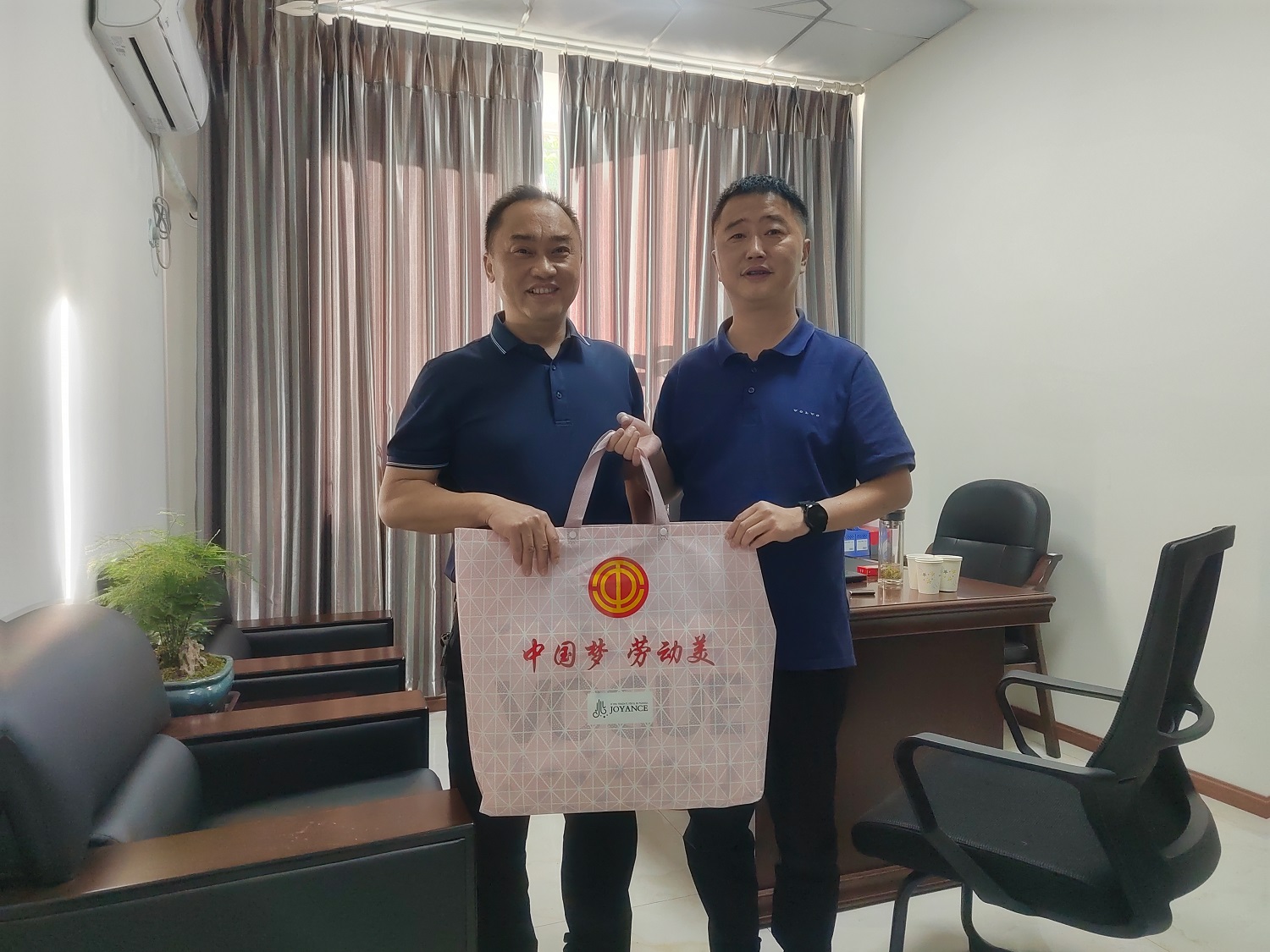 微信图片_20220429144311.jpg 微信图片_20220429144311.jpg