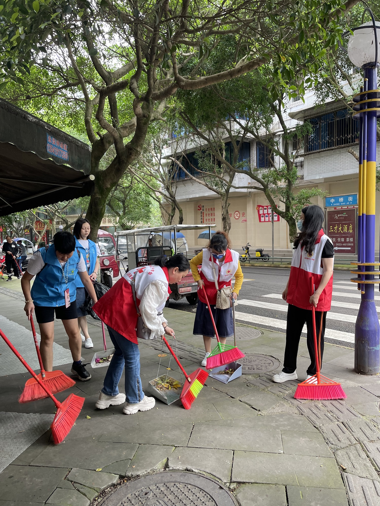 2022.5.20沐川县总工会党支部开展到社区“双报到”活动照片1 - 副本.jpg