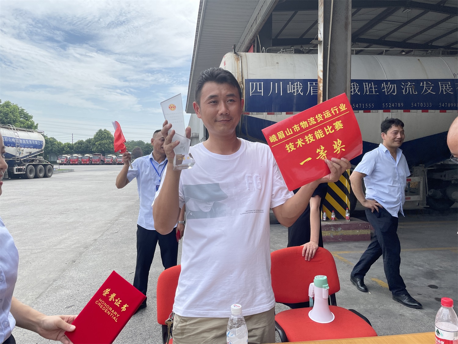 微信图片_20220630161823.jpg 微信图片_20220630161823.jpg