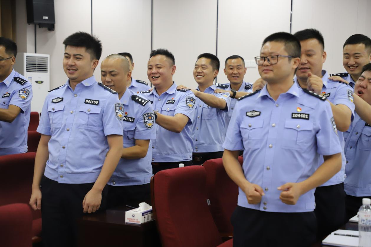 C:\Users\Administrator\Desktop\图片4.png C:\Users\Administrator\Desktop\图片4.png