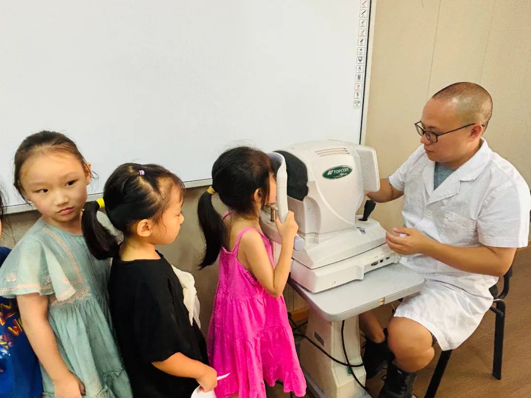 眼睛2.jpg 眼睛2.jpg